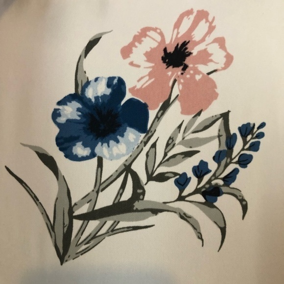 Lily Morgan open bell sleeves with ties. - Picture 8 of 10